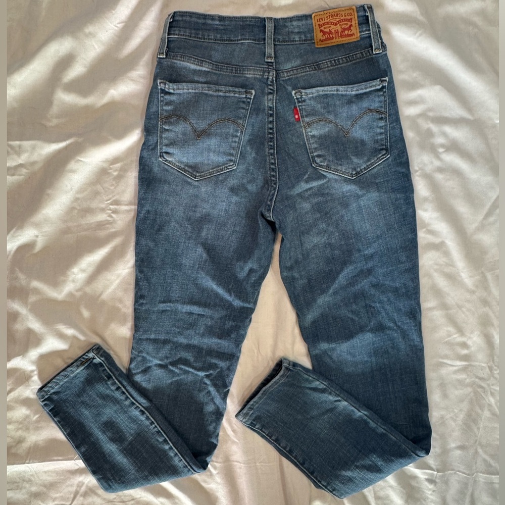 Levi's 721 High Rise Skinny Jeans